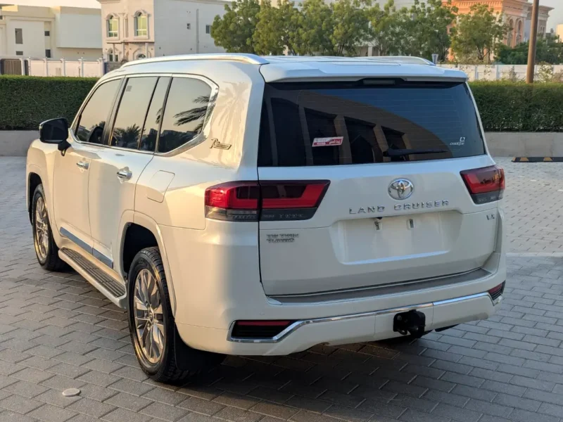 2022 Toyota Land Cruiser VX 3.5 Litres 6 Cylinders Diesel Engine White Beige SUV GCC Specs
