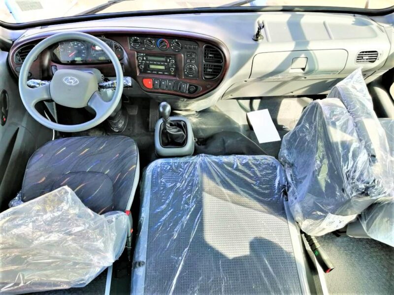 2026 Hyundai County 3.9 Litres 4 Cylinders Diesel Engine White Grey Commercial Bus GCC Specs