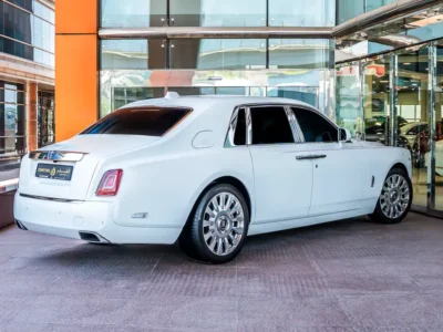 2022 Rolls-Royce Phantom Standard 12 Cylinders Petrol Engine White Red Sedan GCC Specs