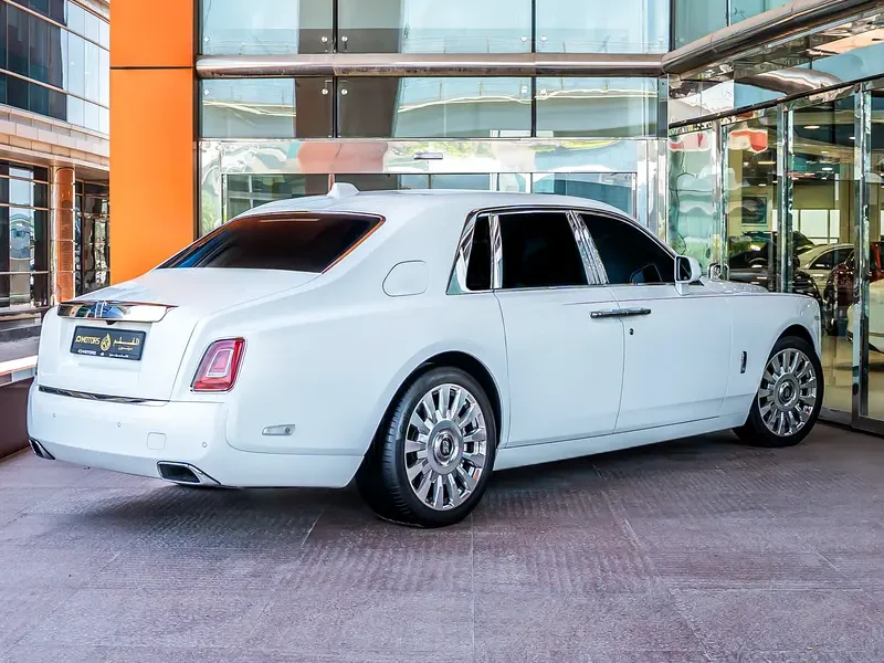 2022 Rolls-Royce Phantom Standard 12 Cylinders Petrol Engine White Red Sedan GCC Specs