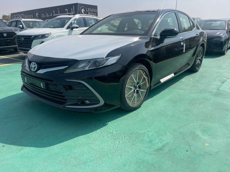 2024 Toyota Camry 2.5 Litres 4-Cylinders Petrol Engine Black Beige Sedan GCC Specs FWD
