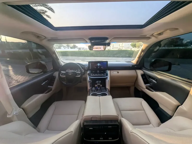 2022 Toyota Land Cruiser VX 3.5 Litres 6 Cylinders Diesel Engine White Beige SUV GCC Specs