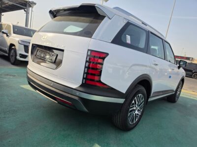 2026 Hyundai Palisade 3.5-liter V6 Petrol Engine White Black Luxury 7-Seater SUV Automatic