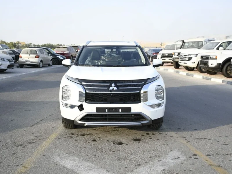 2026 Mitsubishi Outlander 7P H-Line 2.5L 4 Cylinders Petrol Engine White Black SUV GCC Specs