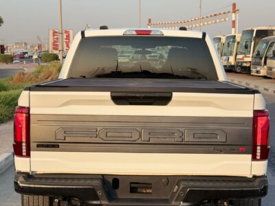 2025 FORD F-150 2.7 Litres Turbo 6 Cylinders Petrol Engine White Black Pickup Truck US Specs