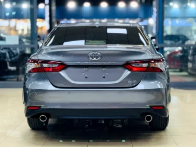 2023 Toyota Camry GLE 2.5 Litres 4-Cylinder Petrol Engine Grey Beige Sedan GCC Specs Automatic