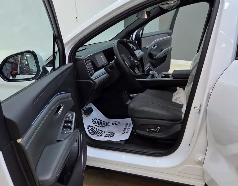 2025 BYD Song Plus 4 Cylinders Plug-in Hybrid Engine White Black SUV Chinese Specs