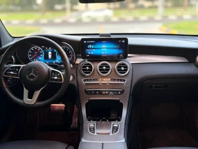 2020 Mercedes-Benz GLC-Class GLC 300 4MATIC 4 Cylinders Petrol Engine Silver Black SUV GCC