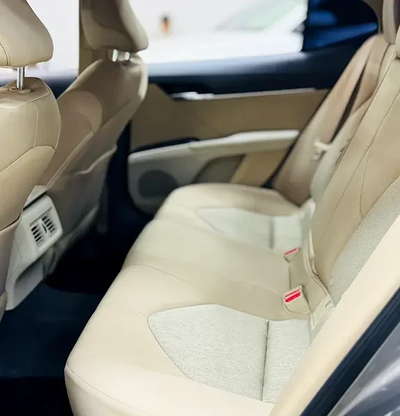 2023 Toyota Camry GLE 2.5 Litres 4-Cylinder Petrol Engine Grey Beige Sedan GCC Specs Automatic