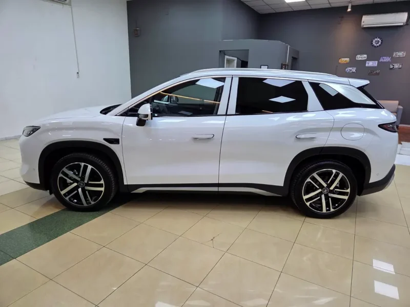 2025 BYD Song Plus 4 Cylinders Plug-in Hybrid Engine White Black SUV Chinese Specs