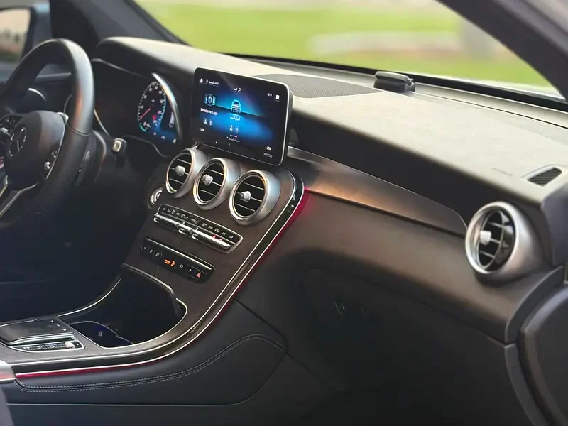 2020 Mercedes-Benz GLC-Class GLC 300 4MATIC 4 Cylinders Petrol Engine Silver Black SUV GCC
