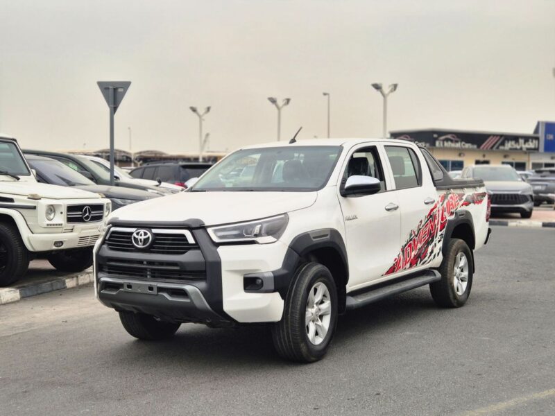 2021 Toyota Hilux ADVENTURE 2.7 Litres 4 Cylinders Petrol Engine White Black Pickup Truck GCC