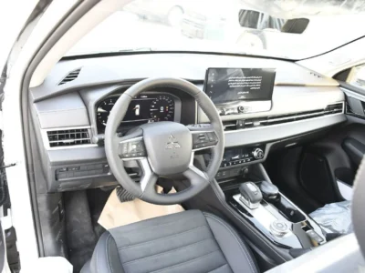 2026 Mitsubishi Outlander 7P H-Line 2.5L 4 Cylinders Petrol Engine White Black SUV GCC Specs