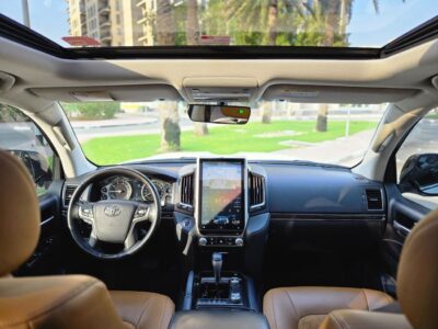 2021 Toyota Land Cruiser GXR Grand Touring 4.6 Litres V8 Petrol Engine White Tan SUV GCC Specs