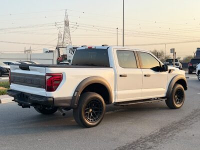 2025 FORD F-150 2.7 Litres Turbo 6 Cylinders Petrol Engine White Black Pickup Truck US Specs
