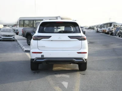 2026 Mitsubishi Outlander 7P H-Line 2.5L 4 Cylinders Petrol Engine White Black SUV GCC Specs
