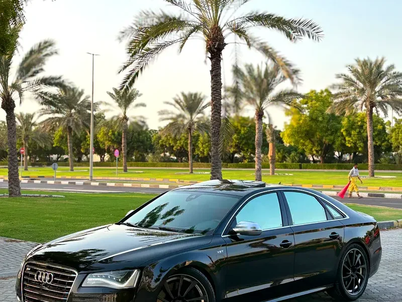 2014 Audi S8 5.2 FSI quattro Exclusive Line V10 Petrol Engine Black Red Sedan GCC Specs
