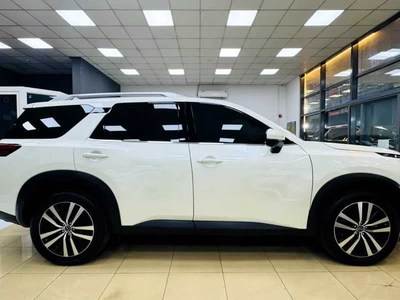 2024 Nissan Pathfinder SV 6 Cylinders Petrol Engine White Beige SUV GCC Specs Automatic