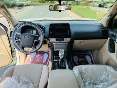 2019 Toyota Prado GXR 4.0 Litres 6 Cylinders Petrol Engine White Beige SUV GCC Specs