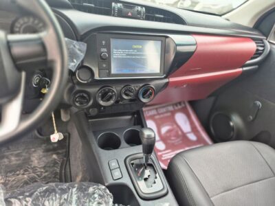 2021 Toyota Hilux ADVENTURE 2.7 Litres 4 Cylinders Petrol Engine White Black Pickup Truck GCC