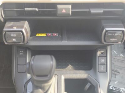 2026 Toyota RAV 4 VXR HEV 2.5 Litres 4 Cylinders Hybrid Engine White Beige SUV GCC Specs