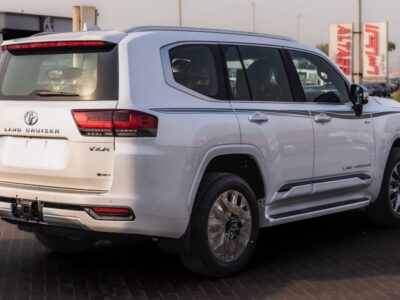 2026 Toyota Land Cruiser VXR 3.5 Litres 6 Cylinders Hybrid Engine White Red SUV GCC Specs
