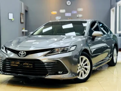 2023 Toyota Camry GLE 2.5 Litres 4-Cylinder Petrol Engine Grey Beige Sedan GCC Specs Automatic