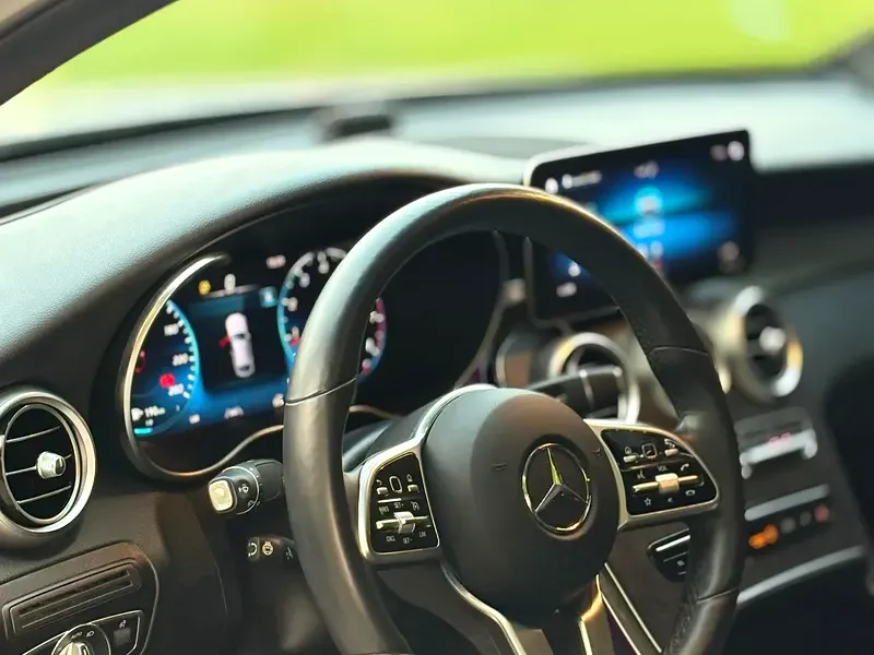 2020 Mercedes-Benz GLC-Class GLC 300 4MATIC 4 Cylinders Petrol Engine Silver Black SUV GCC