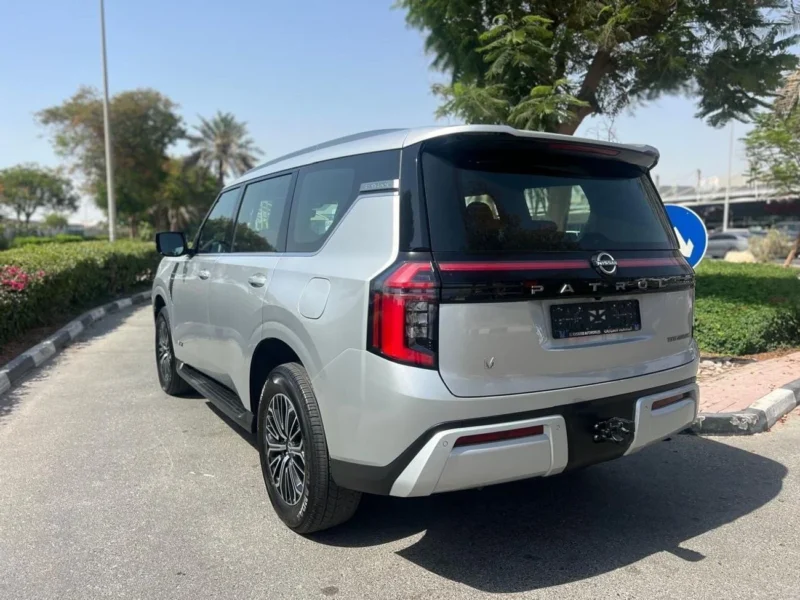 2026 Nissan Patrol LE TITANIUM 3.5L V6 Twin-Turbo Petrol Engine Silver Red SUV GCC Specs