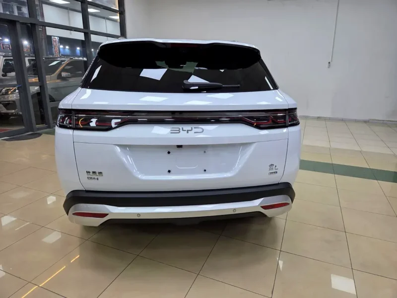 2025 BYD Song Plus 4 Cylinders Plug-in Hybrid Engine White Black SUV Chinese Specs