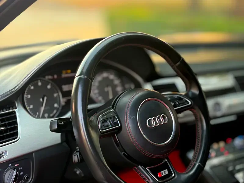 2014 Audi S8 5.2 FSI quattro Exclusive Line V10 Petrol Engine Black Red Sedan GCC Specs
