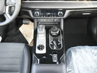 2026 Mitsubishi Outlander 7P H-Line 2.5L 4 Cylinders Petrol Engine White Black SUV GCC Specs