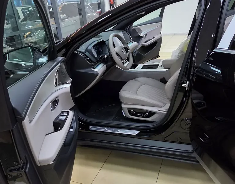 2025 BYD HAN Flagship Edition Electric Vehicle 650+ KM Range Black Beige Sedan Chinese Specs