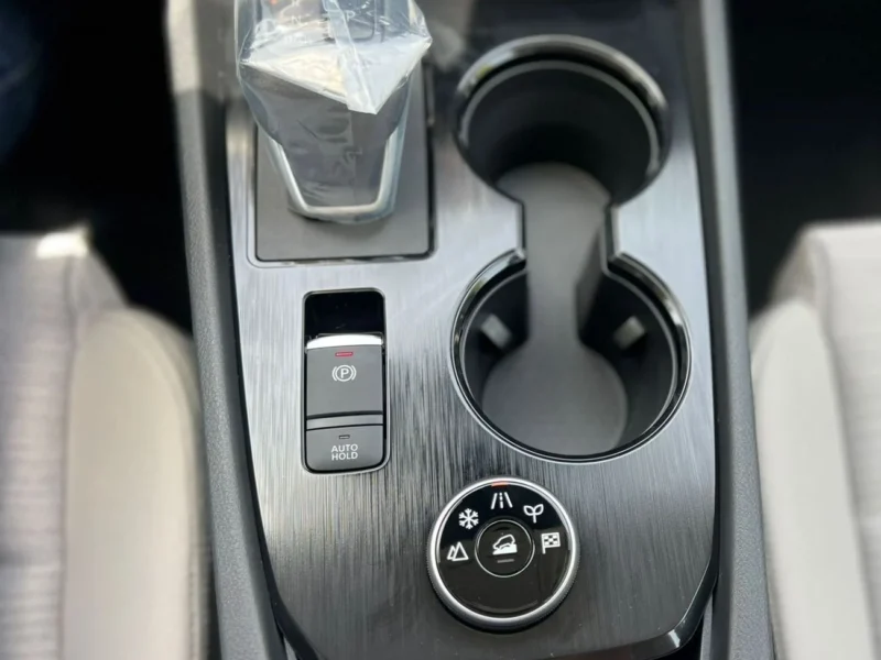 2024 Nissan X-Trail SV 2.5 Litres 4 Cylinders Petrol Engine White Beige SUV GCC Specs Automatic