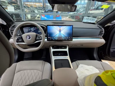 2025 BYD HAN Flagship Edition Electric Vehicle 650+ KM Range Black Beige Sedan Chinese Specs