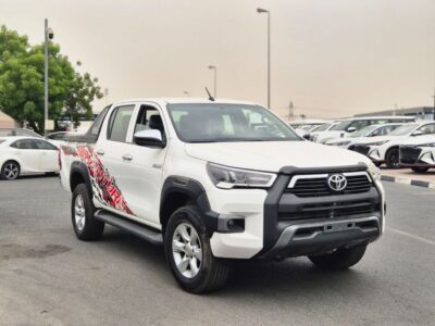 2021 Toyota Hilux ADVENTURE 2.7 Litres 4 Cylinders Petrol Engine White Black Pickup Truck GCC