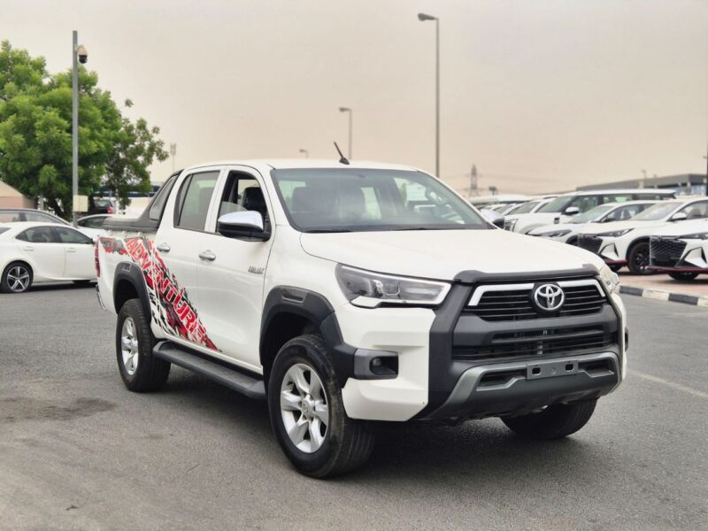 2021 Toyota Hilux ADVENTURE 2.7 Litres 4 Cylinders Petrol Engine White Black Pickup Truck GCC