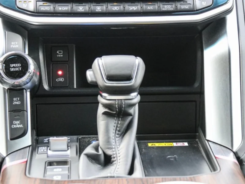 2026 Toyota Land Cruiser VX 4.0 Litres 6 Cylinders Petrol Engine White Black SUV GCC Specs