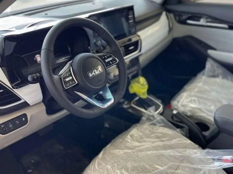 2026 Kia Seltos 2.0-Liter 4-Cylinder Petrol Engine Orange Black SUV GCC Specs Automatic