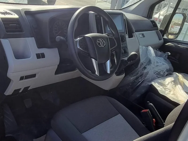 2026 Toyota Hiace DX2.8 Litres 4 Cylinders Diesel Engine White Black Van Manual GCC Specs