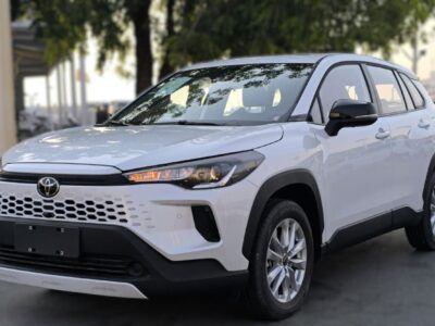 2026 Toyota Corolla Cross GLI 2.0 Litres 4 Cylinders Hybrid Engine White Black SUV Chinese Specs