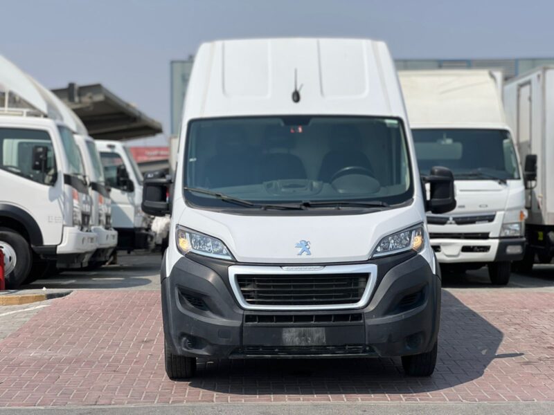 2023 Peugeot Boxer 2.2 Litres 4 Cylinders Diesel Engine Manual White Black Van GCC Specs