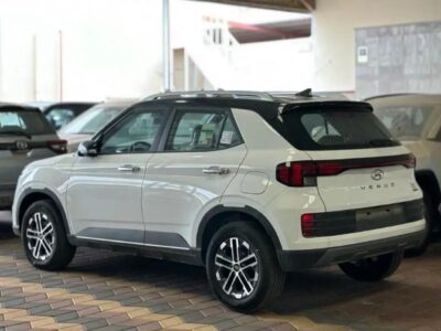 2026 Hyundai Venue 1.6 Litres 4 Cylinders Petrol Engine White Black SUV GCC Specs Automatic