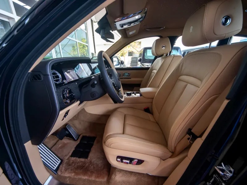 2026 Rolls-Royce Cullinan Black Badge 6.75 Litres V12 Twin-Turbo Petrol Engine Green Beige SUV