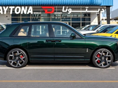 2026 Rolls-Royce Cullinan Black Badge 6.75 Litres V12 Twin-Turbo Petrol Engine Green Beige SUV