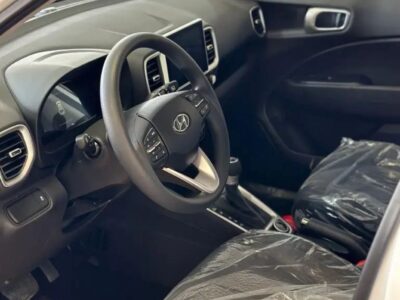 2026 Hyundai Venue 1.6 Litres 4 Cylinders Petrol Engine White Black SUV GCC Specs Automatic