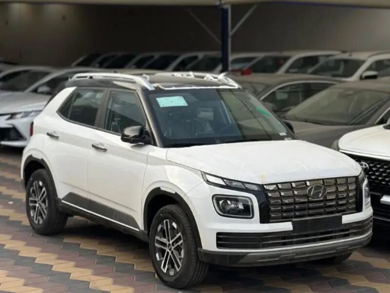 2026 Hyundai Venue 1.6 Litres 4 Cylinders Petrol Engine White Black SUV GCC Specs Automatic