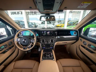 2026 Rolls-Royce Cullinan Black Badge 6.75 Litres V12 Twin-Turbo Petrol Engine Green Beige SUV