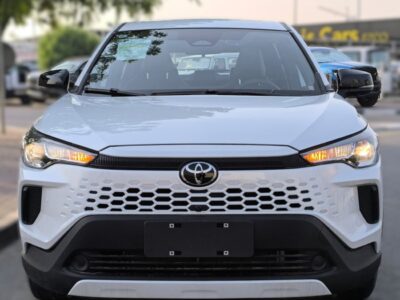 2026 Toyota Corolla Cross GLI 2.0 Litres 4 Cylinders Hybrid Engine White Black SUV Chinese Specs