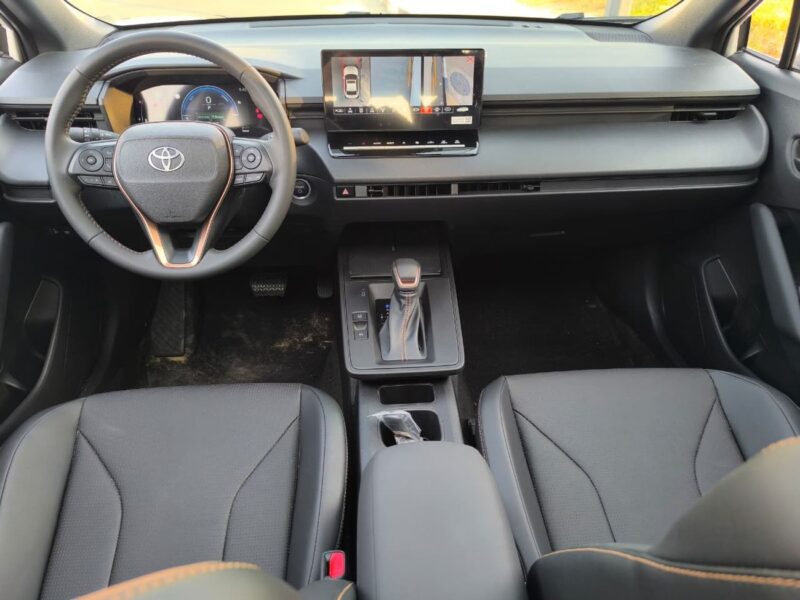 2026 Toyota Corolla Cross GLI 2.0 Litres 4 Cylinders Hybrid Engine White Black SUV Chinese Specs